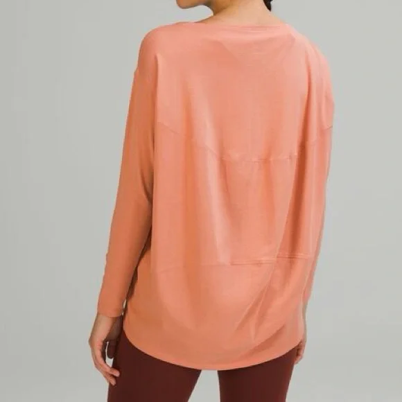 Lululemon Back in Action Long Sleeve Shirt NWOT - Picture 3 of 11